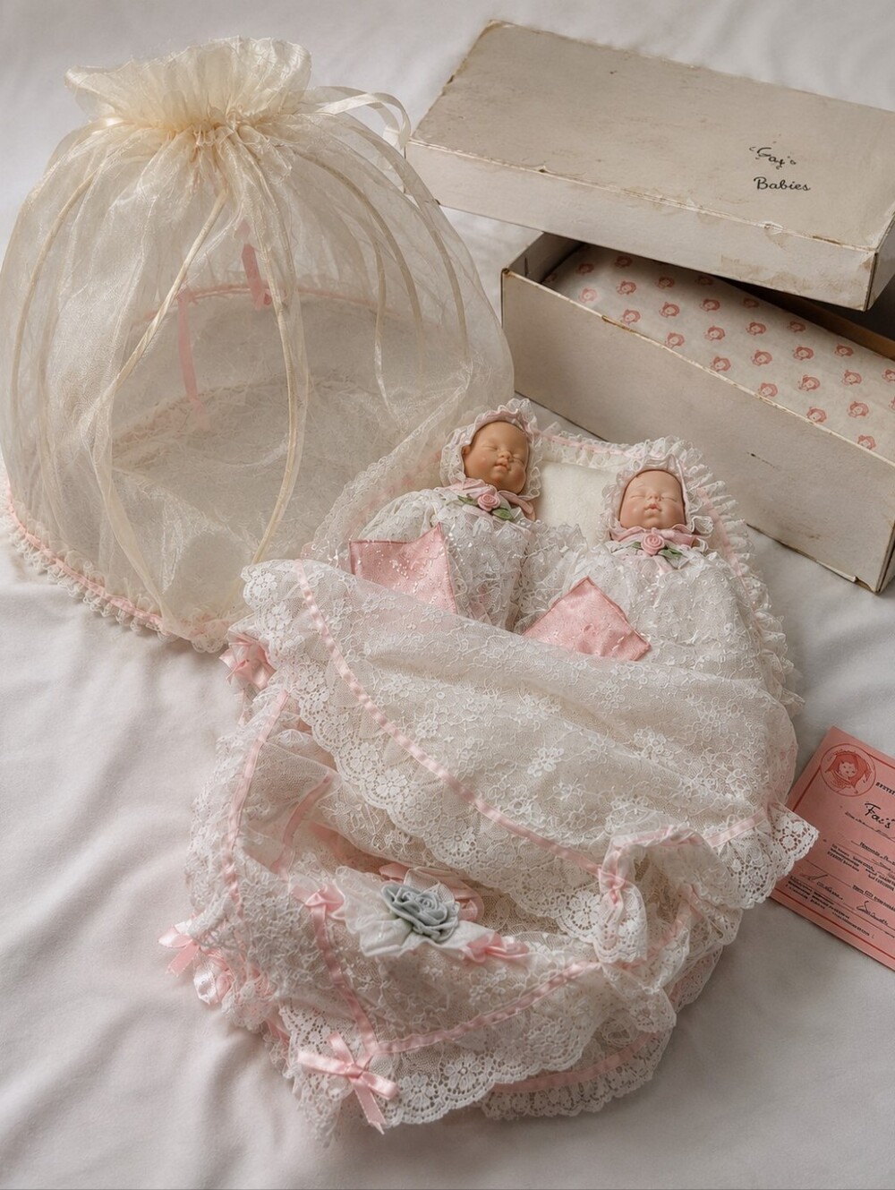 Megan and Melony twin porcelain doll set vintage - Picture 1 of 17